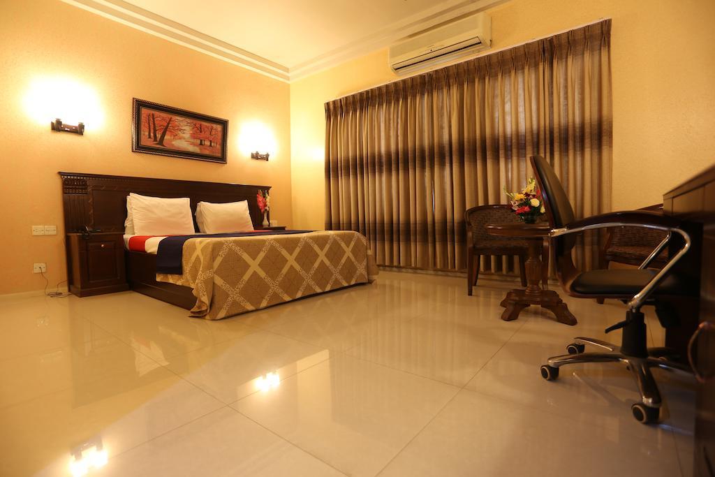 Eastern House Hotel Dhaka Buitenkant foto
