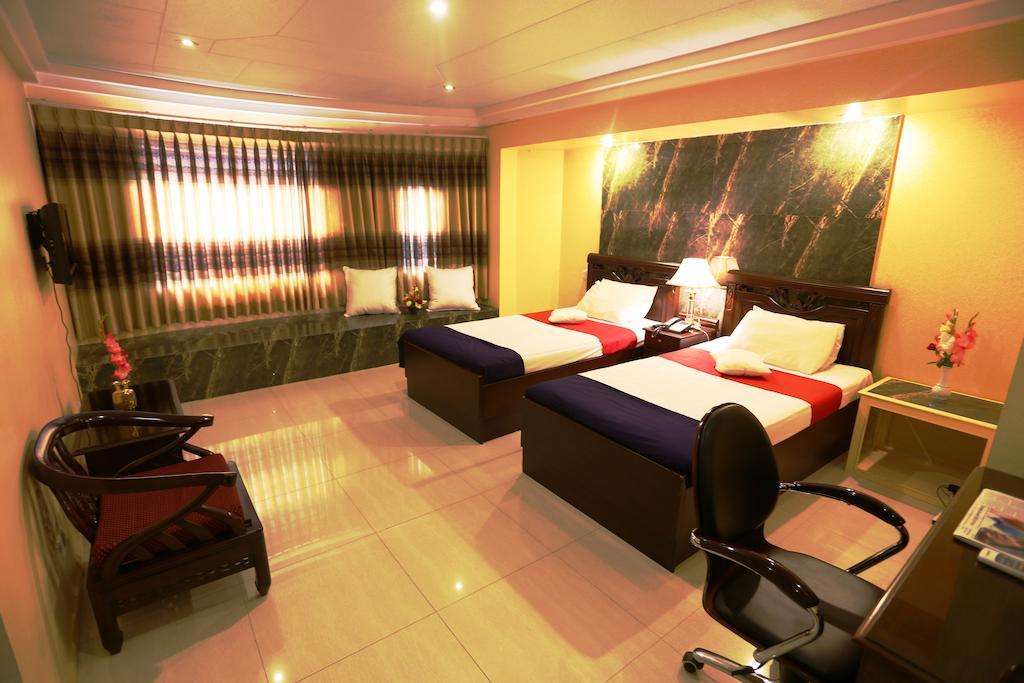 Eastern House Hotel Dhaka Buitenkant foto